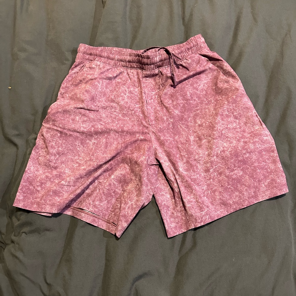 Men’s Luluemon pacebreaker Athletic Shorts - 5”